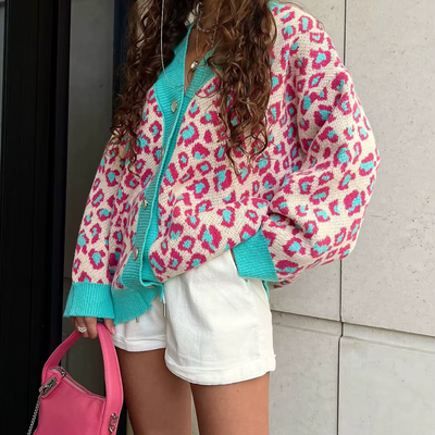 Livia – Die Strickjacke für stilvolle Akzente